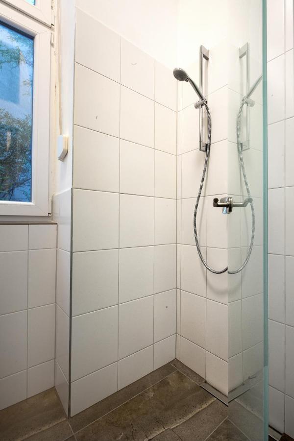 Newton-Appartement mit 3 Schlafzimmern Berlin Exterior foto