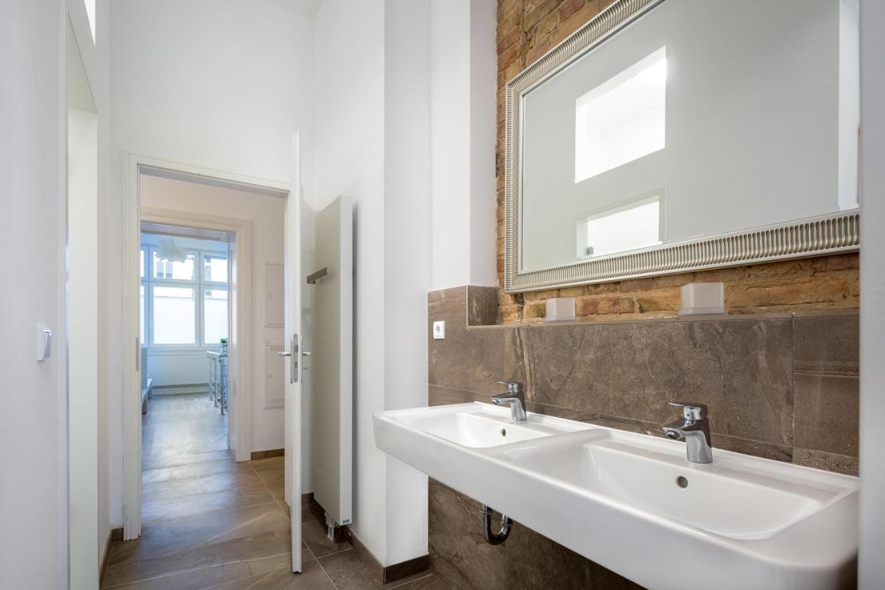 Newton-Appartement mit 3 Schlafzimmern Berlin Exterior foto